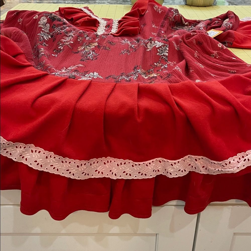 Eclectic boho Floral Red high low Ruffle Women's Top size L - 40” at bust. - Picture 8 of 8